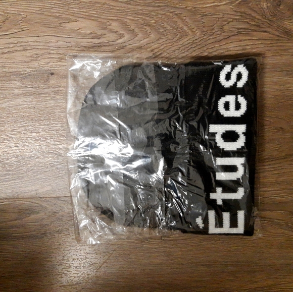 Etudes Studio Accessories - Etudes Studio Moon Black Hat NWT